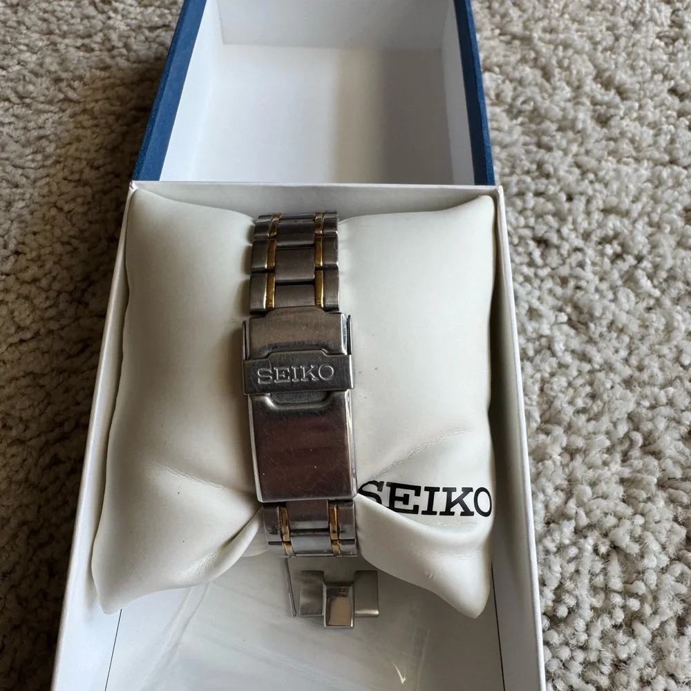 Seiko Silver and Copper Men's Black Face Wristwatch with Box Day And Date